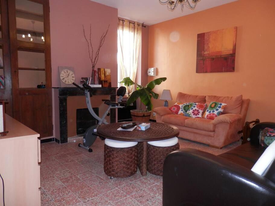 Appartement Spacieux Avec Grand Patio, 1Er Etage Сижан Екстериор снимка